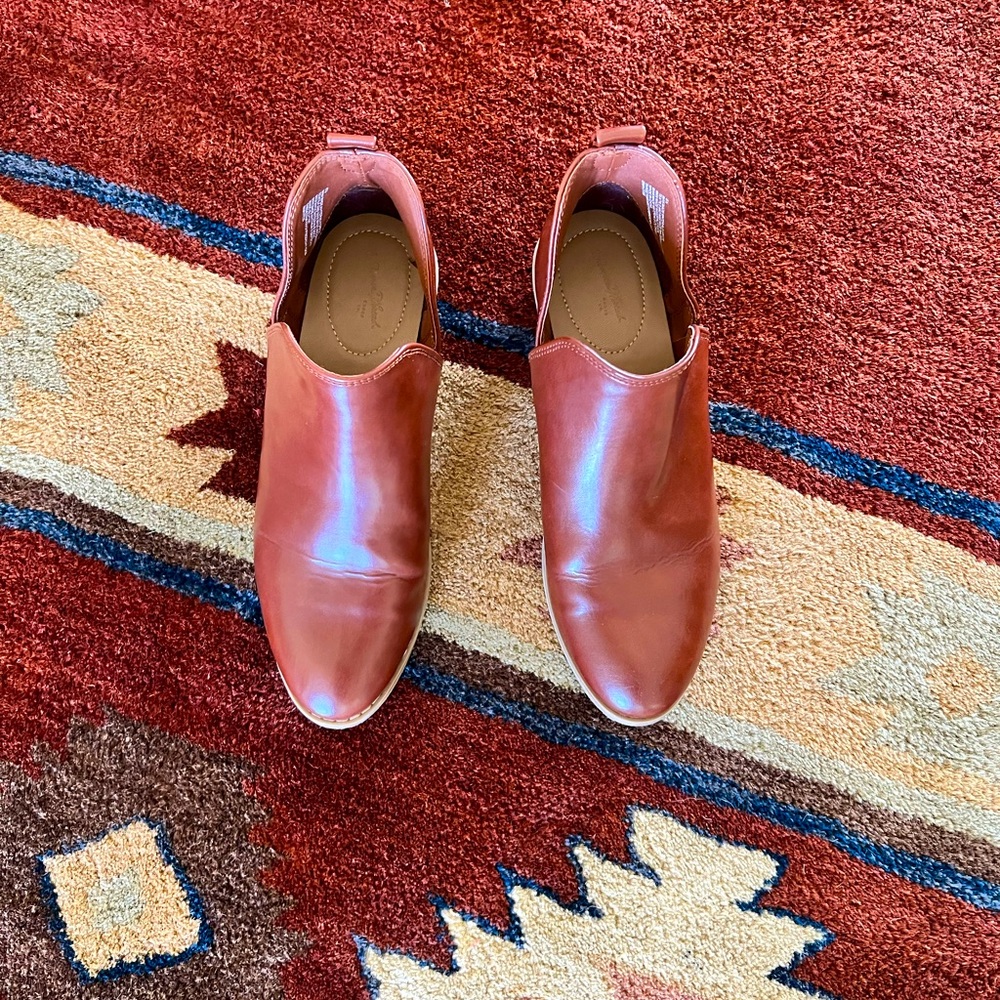 Universal Thread Brown Heeled Booties